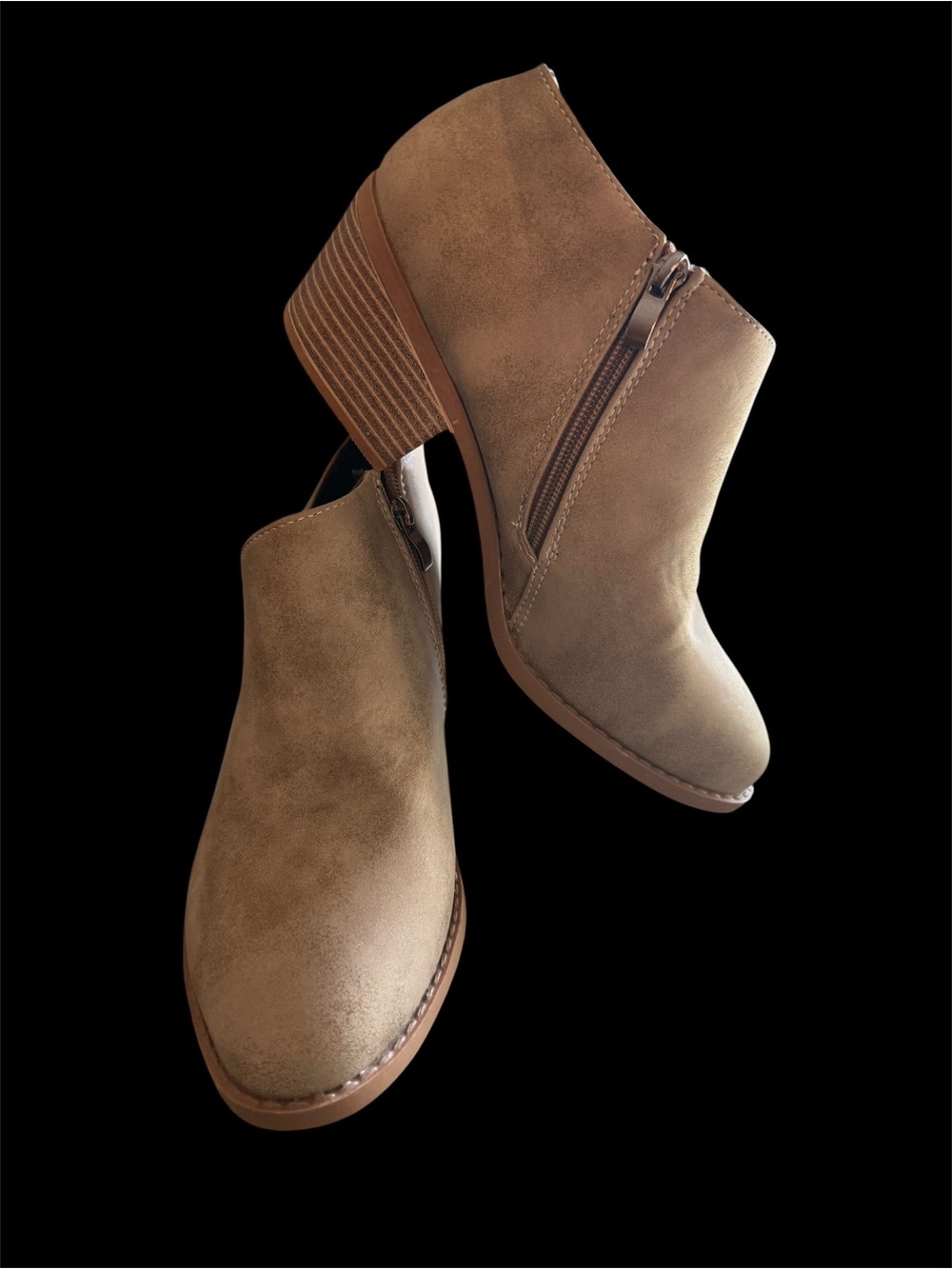 Women’s size 41 short booties with heel. Non-branded. Smooth beige vegan leather
